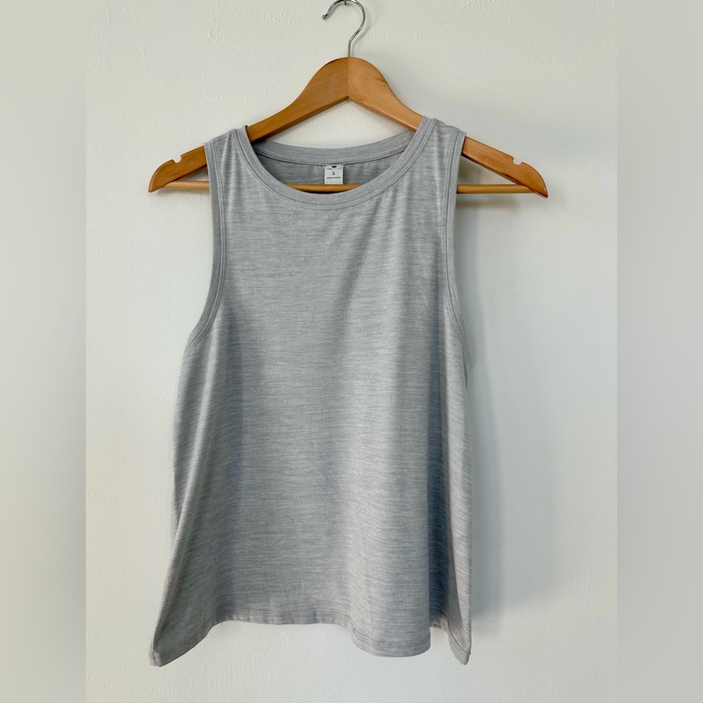 Yogalicious Womens SZ S Light Gray Tank Top